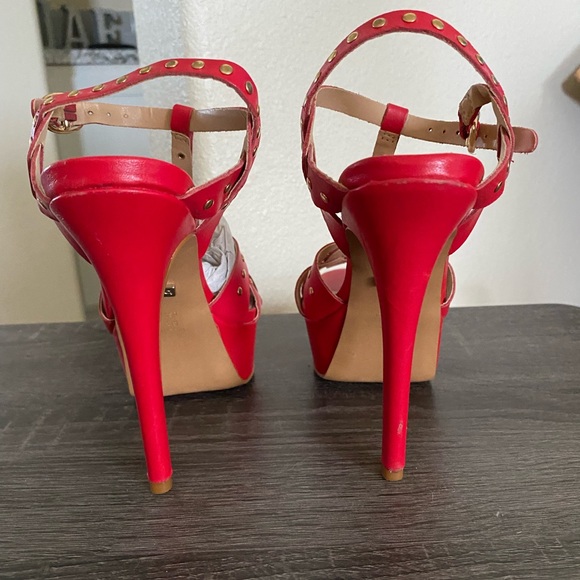 Bebe Red 4” heels size 6B - Picture 4 of 4